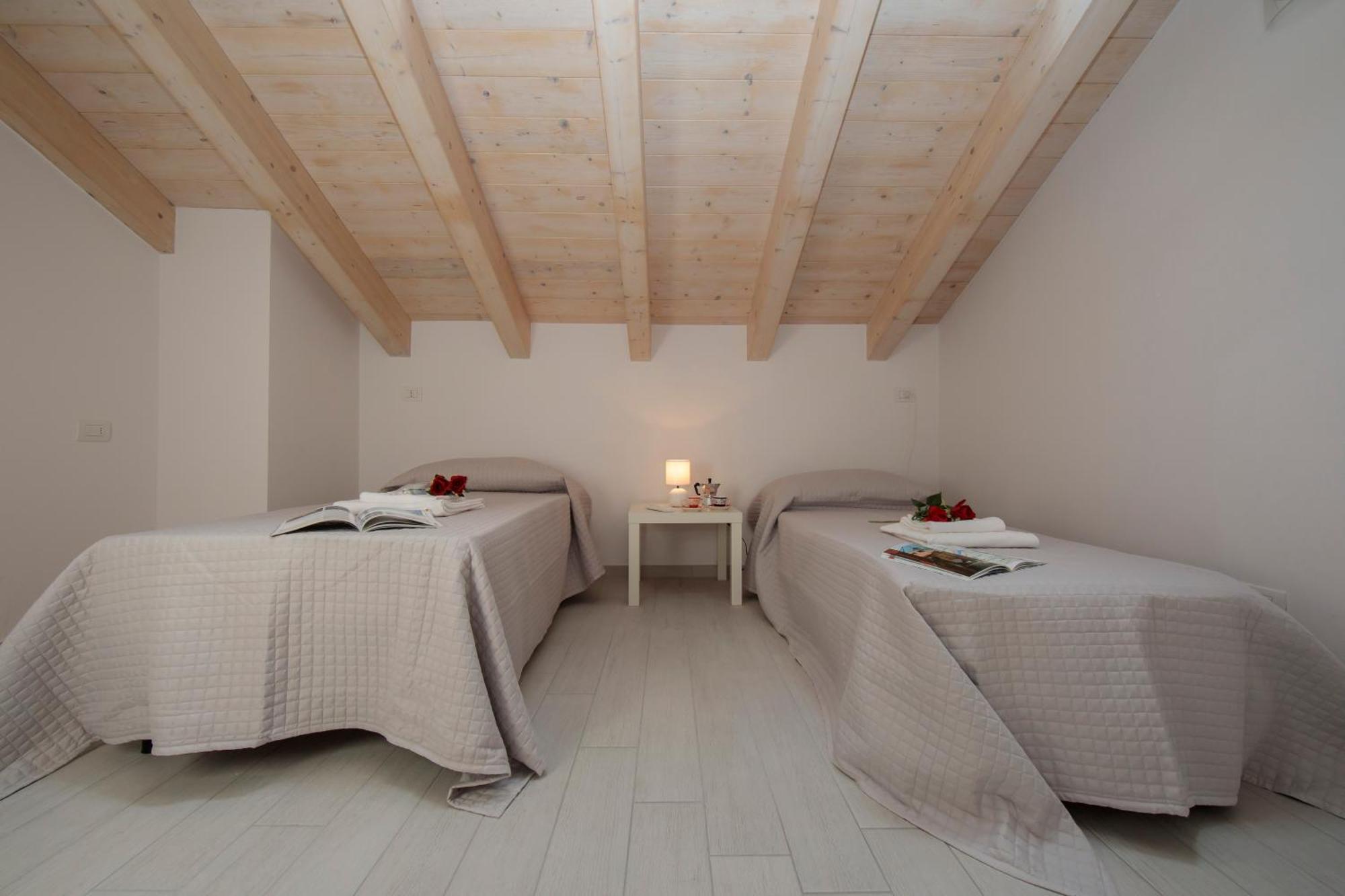 Silver Lake Apartment - Happy Rentals Angera Exterior foto